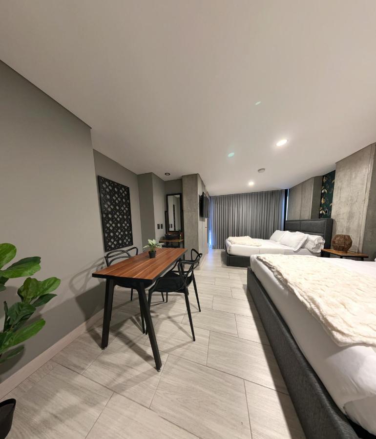 Vpv Suites 麦德林 外观 照片
