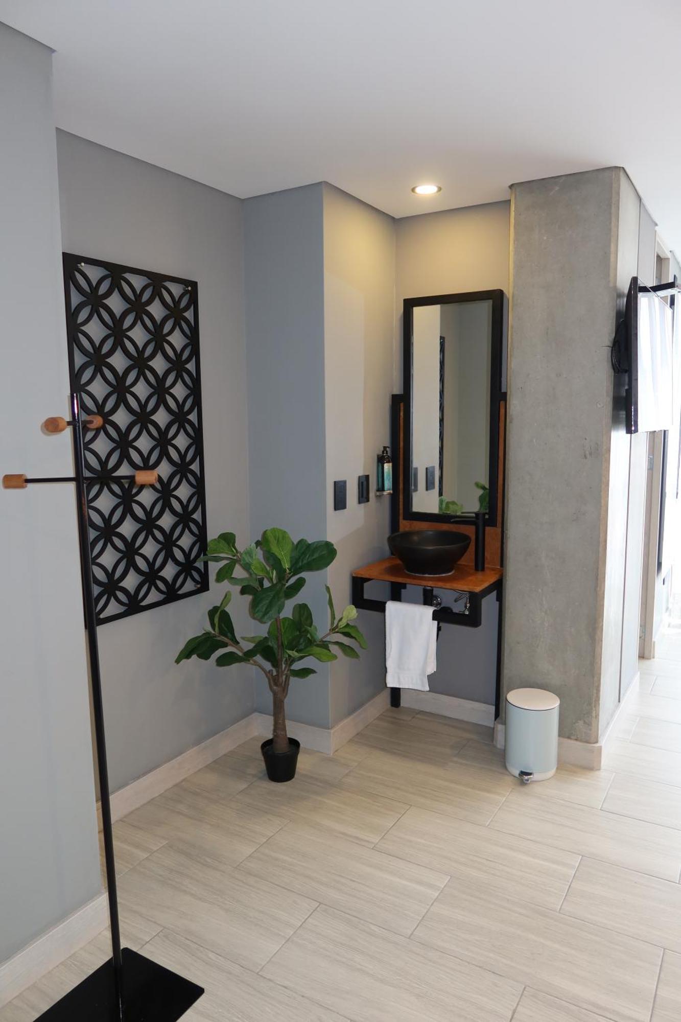 Vpv Suites 麦德林 外观 照片